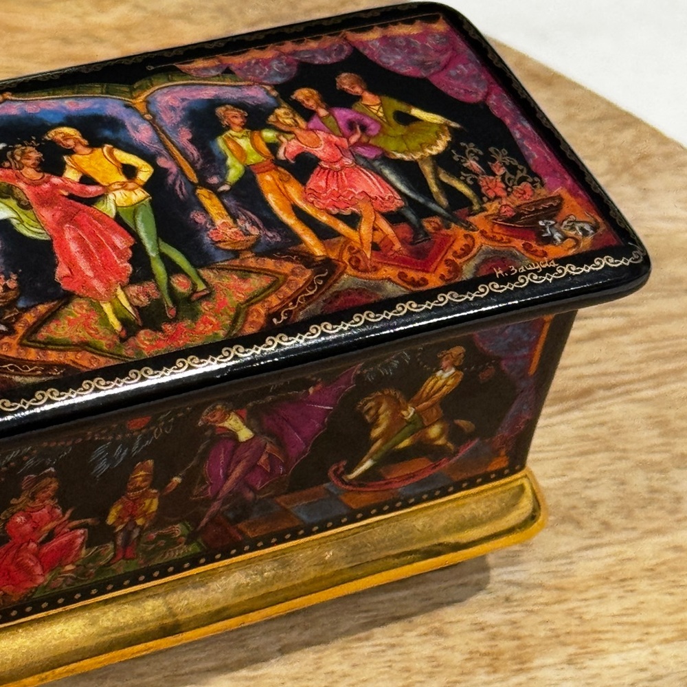VTG 1991 Ardleigh Elliott & Sons Nutcracker Porcelain Music Box - Tchaikovskiy - Picture 4 of 8